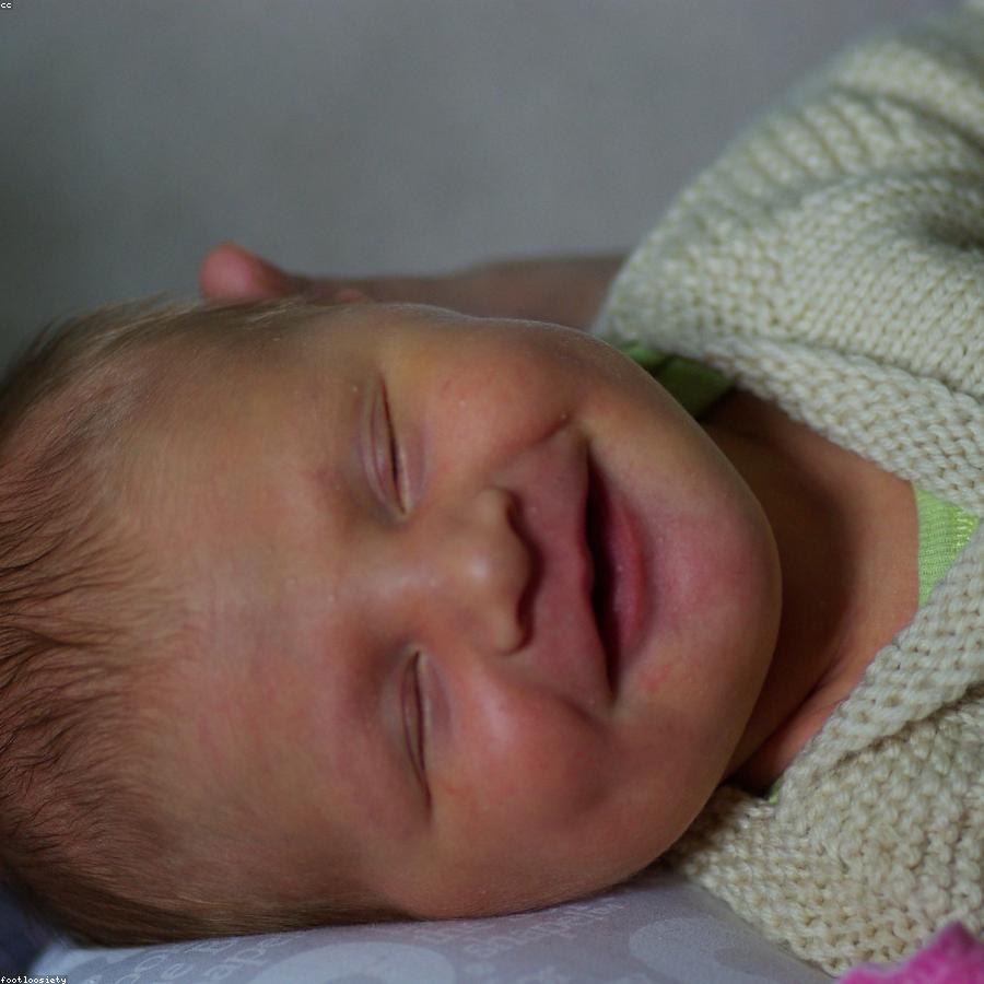 Gilet cardigan bébé boutons bois